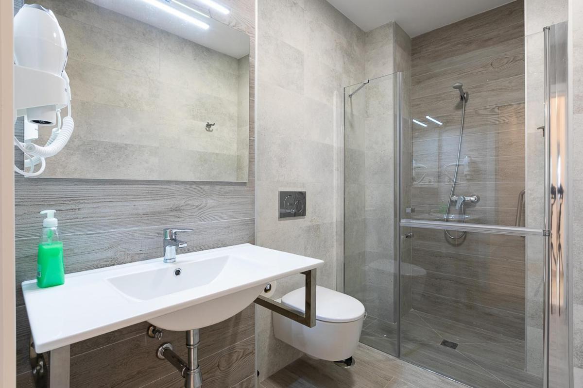 Apartamentos Guerrero 3 Torre Del Mar Bagian luar foto