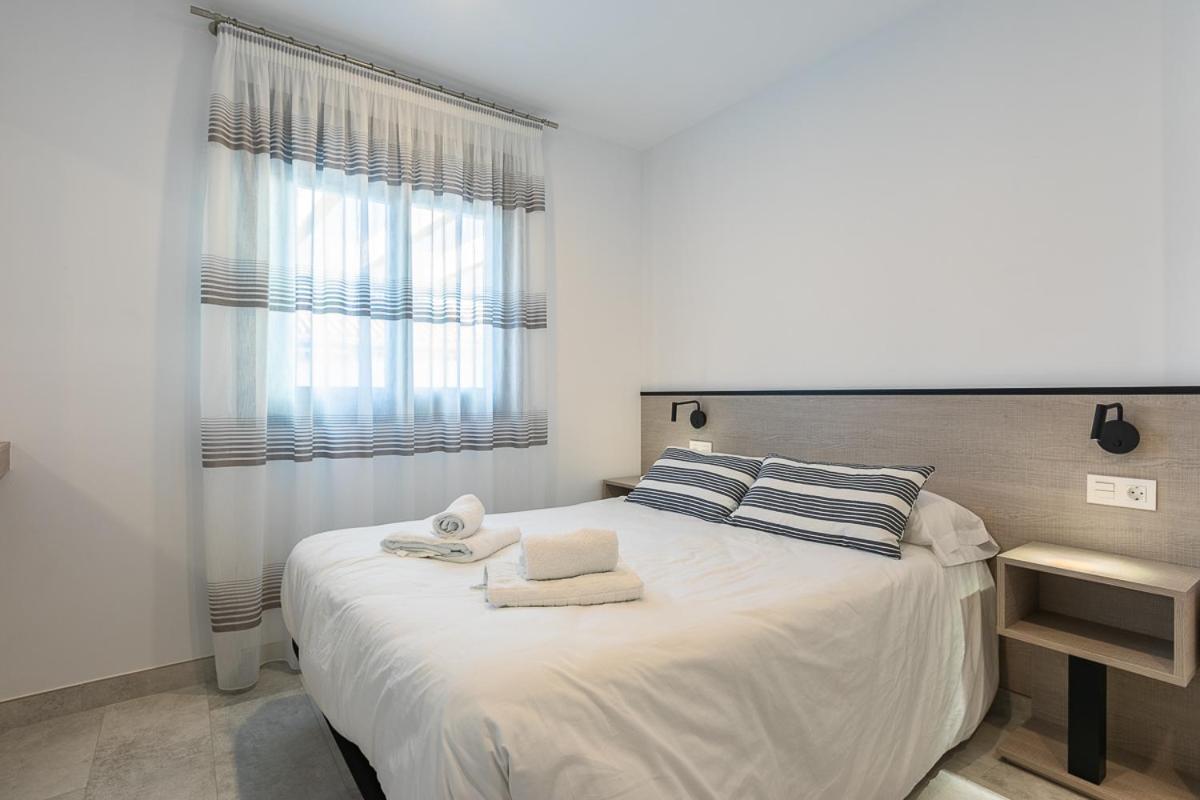 Apartamentos Guerrero 3 Torre Del Mar Bagian luar foto