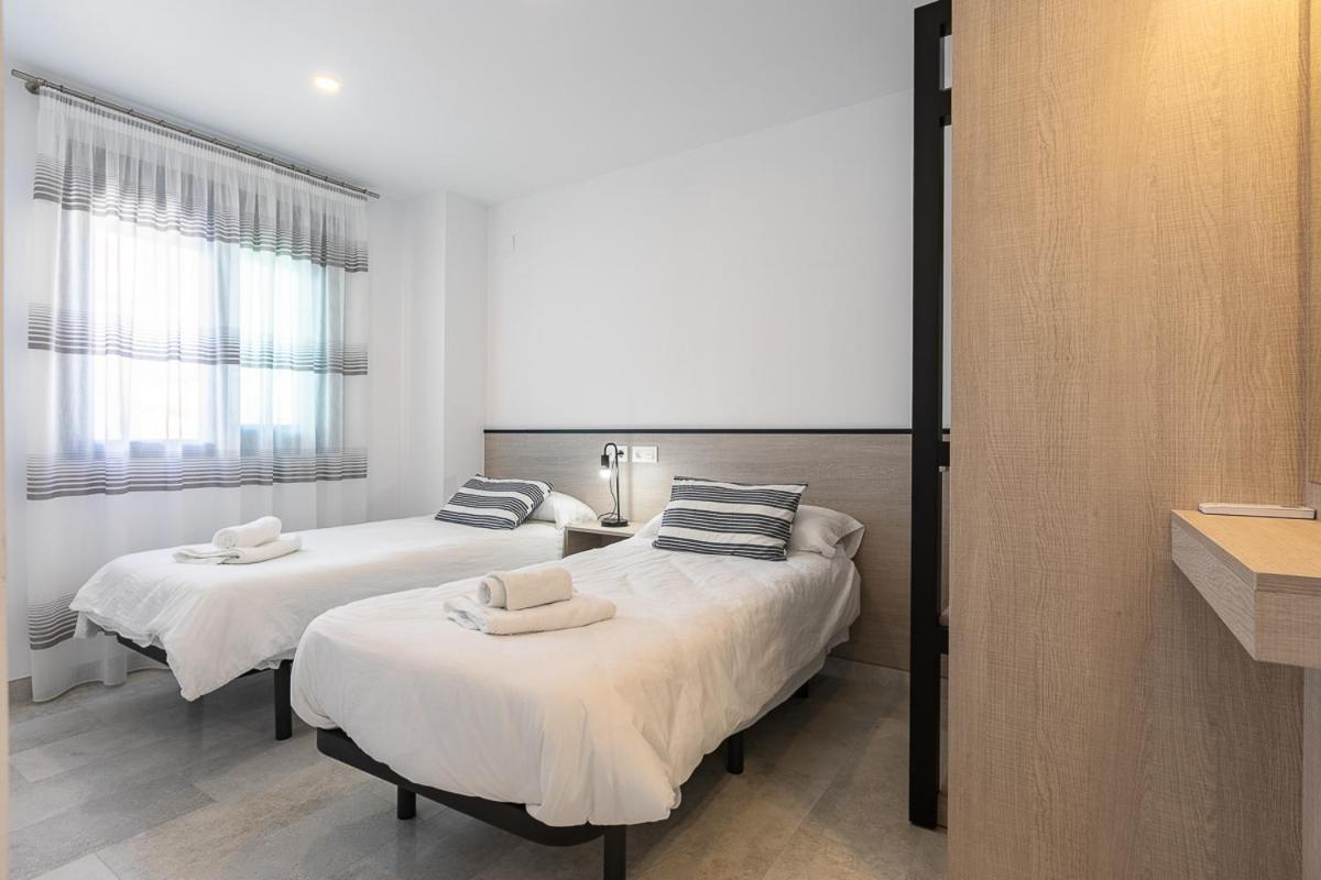 Apartamentos Guerrero 3 Torre Del Mar Bagian luar foto