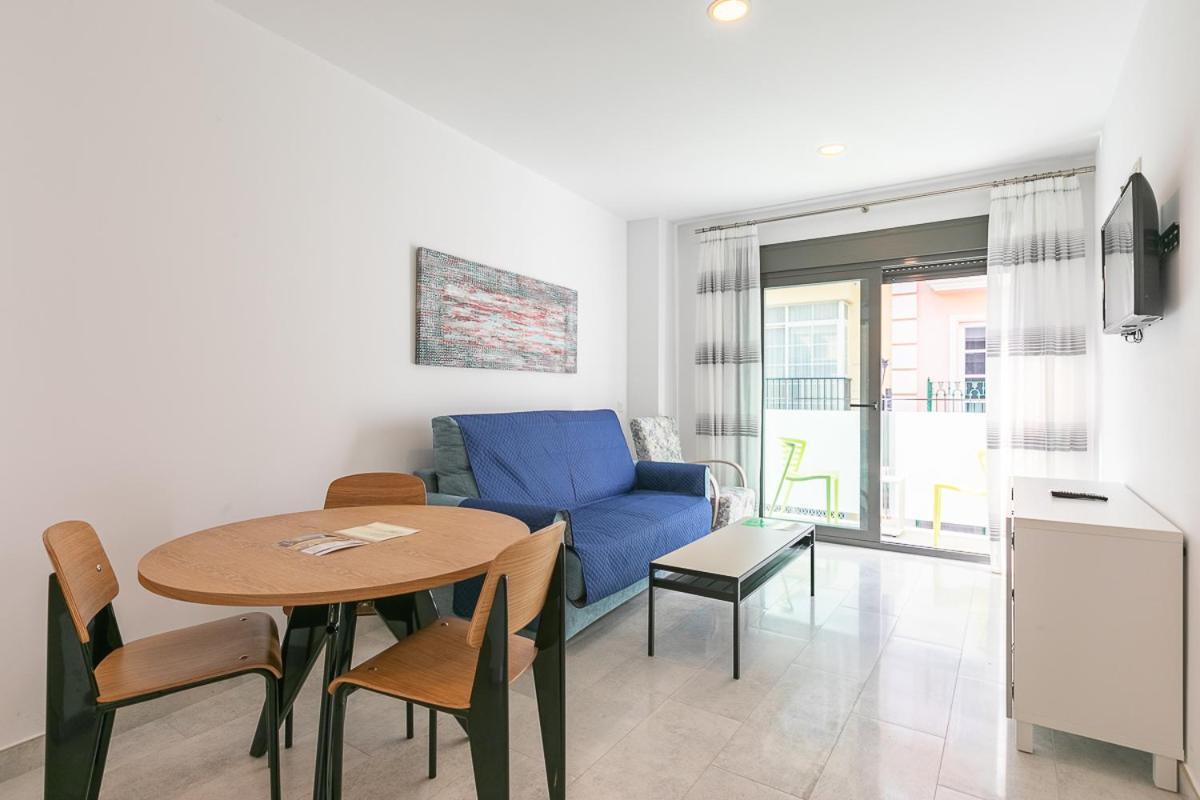 Apartamentos Guerrero 3 Torre Del Mar Bagian luar foto